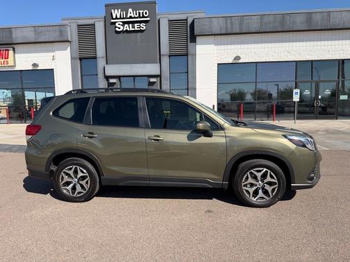 Green Metallic 2024 Subaru Forester Premium