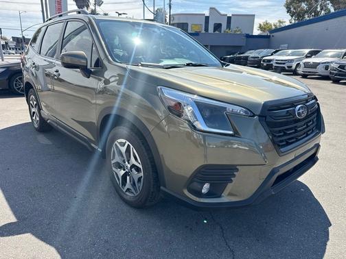 Green Metallic 2024 Subaru Forester Premium