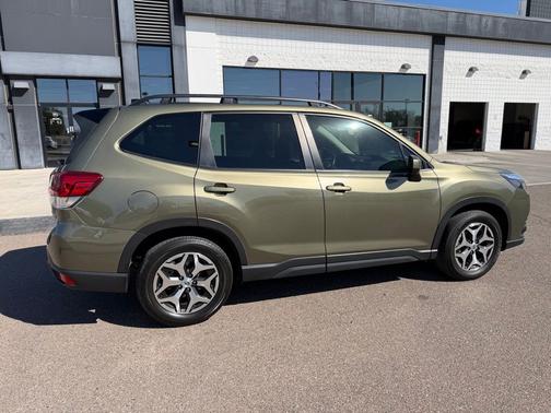 Green Metallic 2024 Subaru Forester Premium