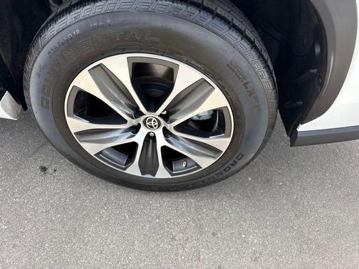 Wind Chill Pearl 2023 Toyota Highlander XLE