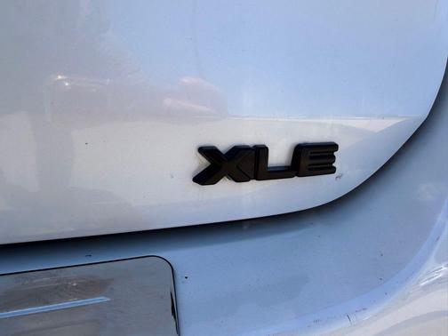 Wind Chill Pearl 2023 Toyota Highlander XLE