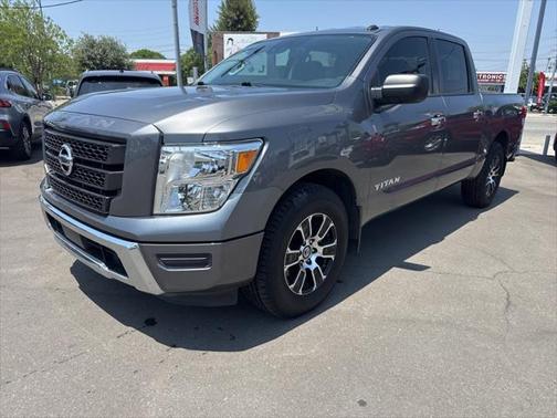 2021 Nissan Titan SV