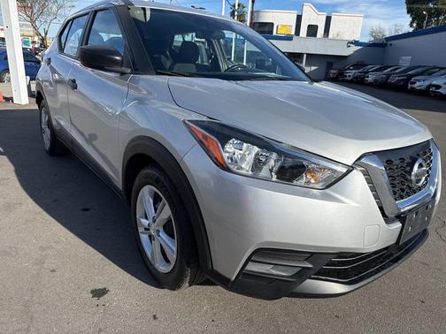 2020 Nissan Kicks S