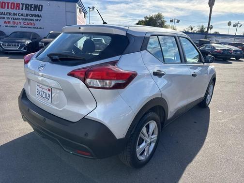 2020 Nissan Kicks S