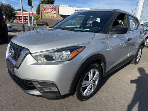 2020 Nissan Kicks S