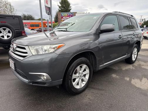 2013 Toyota Highlander SE