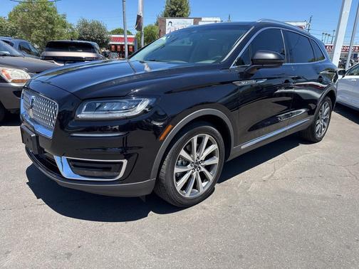 2019 Lincoln Nautilus Select