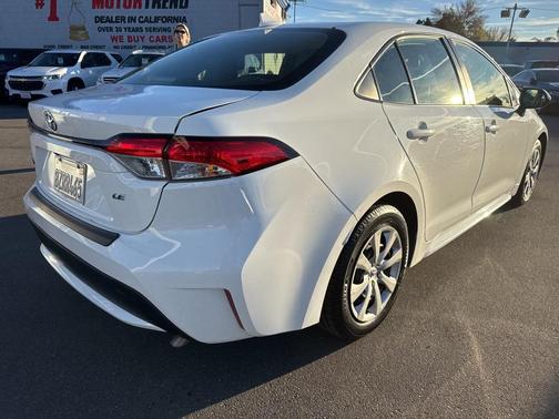 2022 Toyota Corolla LE