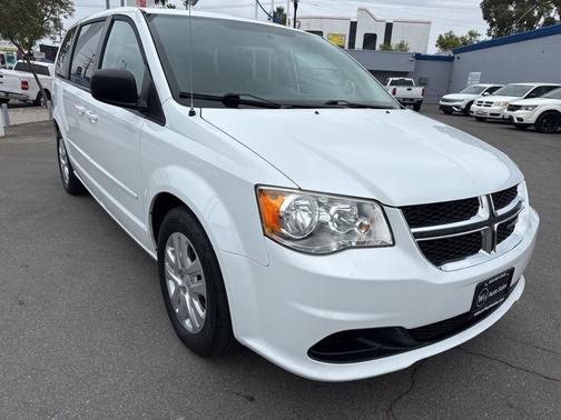 Bright White Clearcoat 2016 Dodge Grand Caravan AVP/SE