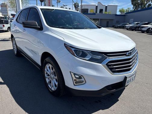 Summit White 2019 Chevrolet Equinox LS