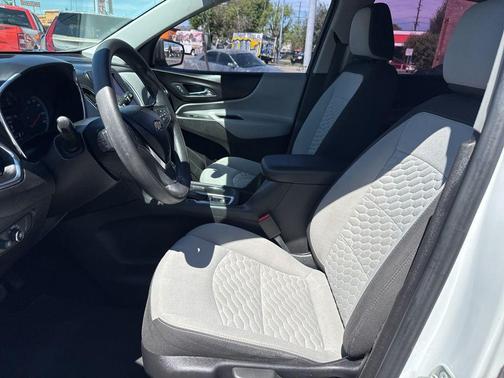 Summit White 2019 Chevrolet Equinox LS