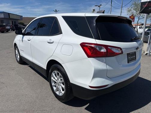 Summit White 2019 Chevrolet Equinox LS