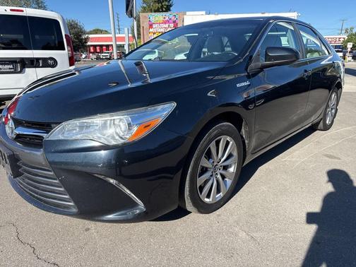 2017 Toyota Camry Hybrid XLE