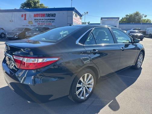 2017 Toyota Camry Hybrid XLE