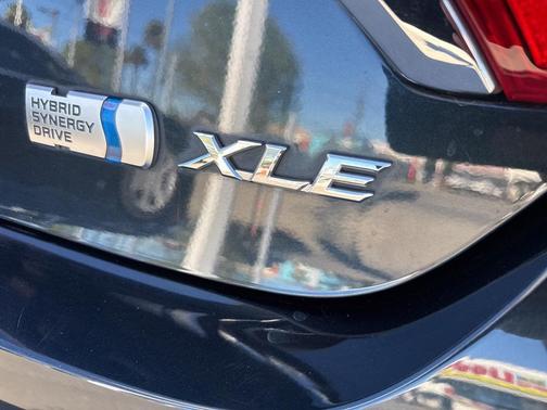 2017 Toyota Camry Hybrid XLE