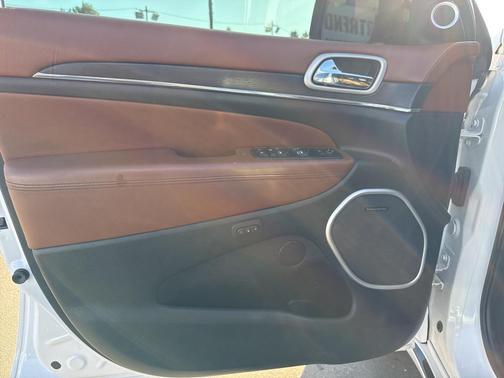 2020 Jeep Grand Cherokee Summit