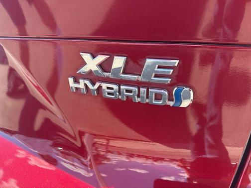 Ruby Flare Pearl 2022 Toyota Venza XLE