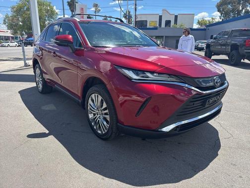 Ruby Flare Pearl 2022 Toyota Venza XLE