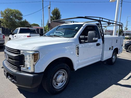 Oxford White 2019 Ford F-350 XL