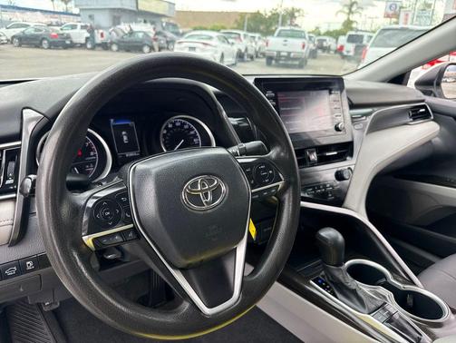 Ice Cap 2024 Toyota Camry LE