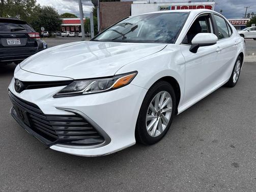 Ice Cap 2024 Toyota Camry LE