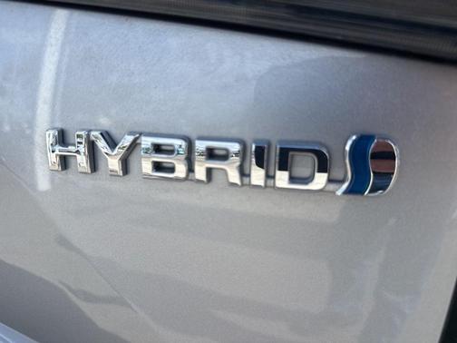 Celestial Silver Metallic 2023 Toyota Highlander Hybrid XLE