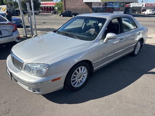 2005 Hyundai XG350 L