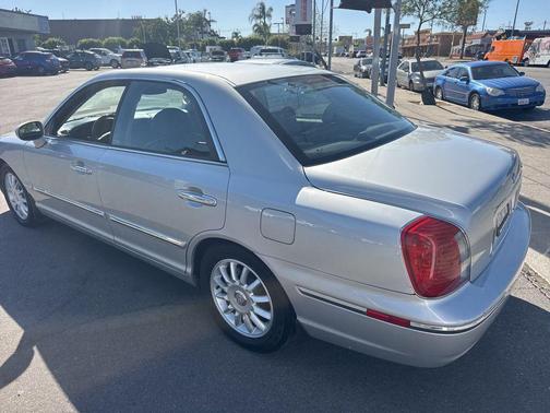 2005 Hyundai XG350 L