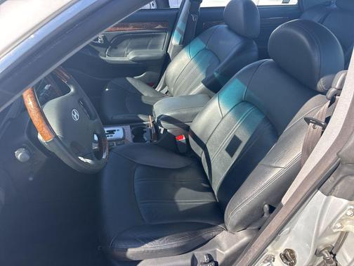 2005 Hyundai XG350 L