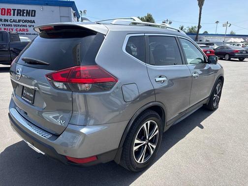 Gun Metallic 2020 Nissan Rogue SV