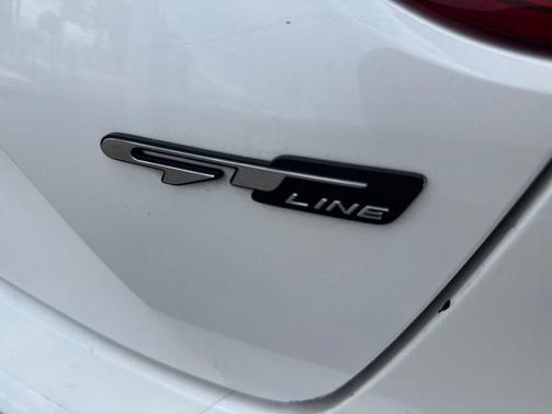 Snow White Pearl 2022 Kia Stinger GT-Line