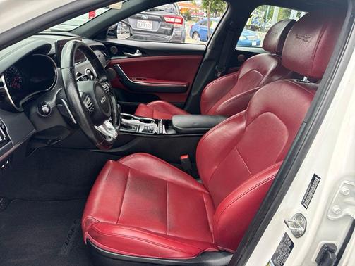 Snow White Pearl 2022 Kia Stinger GT-Line
