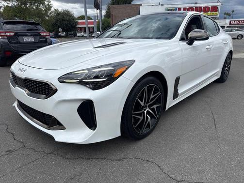 Snow White Pearl 2022 Kia Stinger GT-Line