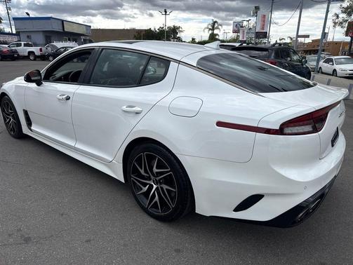 Snow White Pearl 2022 Kia Stinger GT-Line