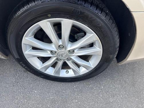 Cashmere Metallic 2011 Lexus ES 350 Base