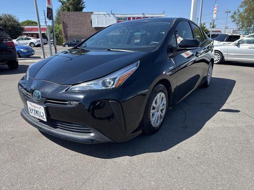 Midnight Black Metallic 2022 Toyota Prius LE