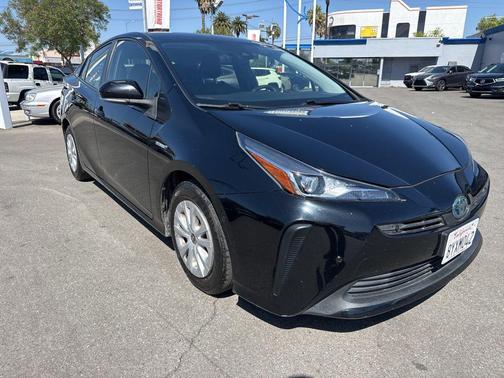 Midnight Black Metallic 2022 Toyota Prius LE