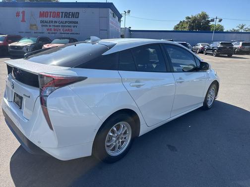 2017 Toyota Prius Four
