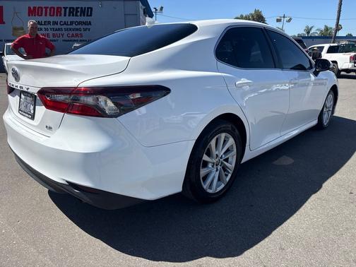 White 2022 Toyota Camry LE