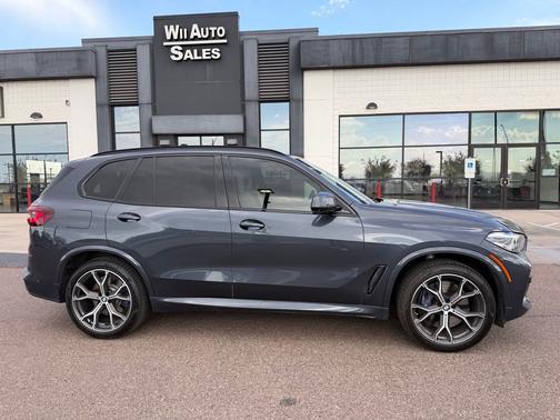 Gray Metallic 2022 BMW X5 M50i