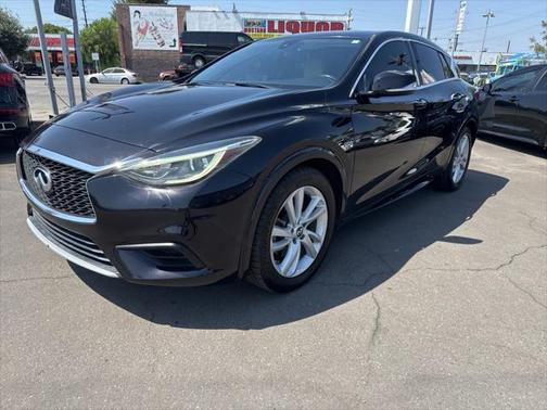 2018 INFINITI QX30 Luxury