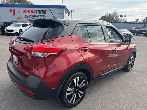 2019 Nissan Kicks SR