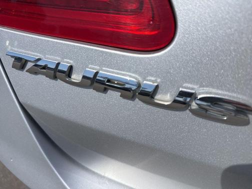 Ingot Silver 2013 Ford Taurus SEL