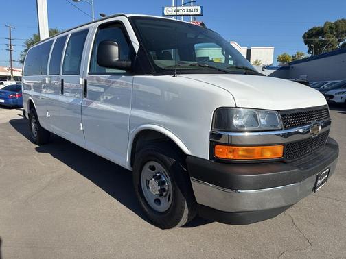 2017 Chevrolet Express 3500 LT