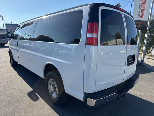 2017 Chevrolet Express 3500 LT