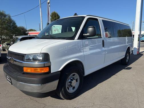 2017 Chevrolet Express 3500 LT