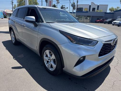 Celestial Silver Metallic 2023 Toyota Highlander LE