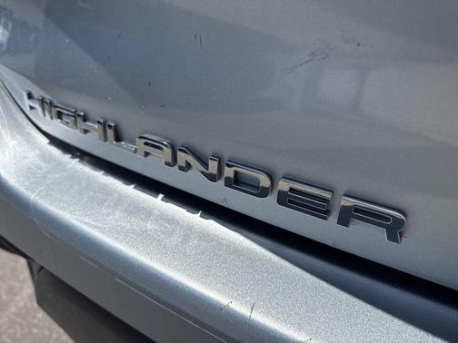 Celestial Silver Metallic 2023 Toyota Highlander LE