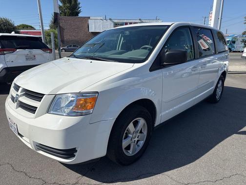 Stone White 2010 Dodge Grand Caravan SE