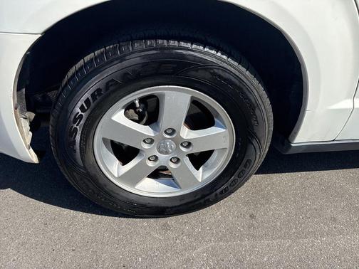 Stone White 2010 Dodge Grand Caravan SE